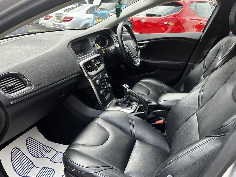 Used Volvo V40 2015 for sale - 76615751: Photo 10