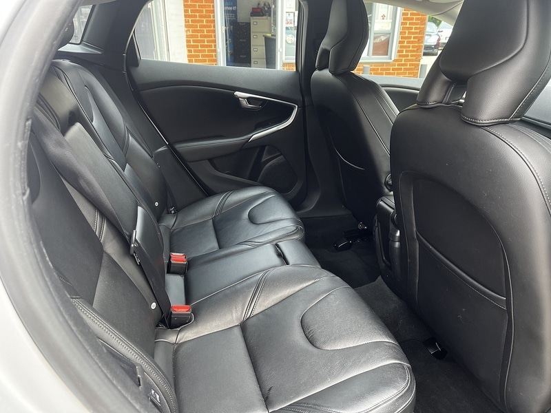 Used Volvo V40 2015 for sale - 76615751: Photo 14