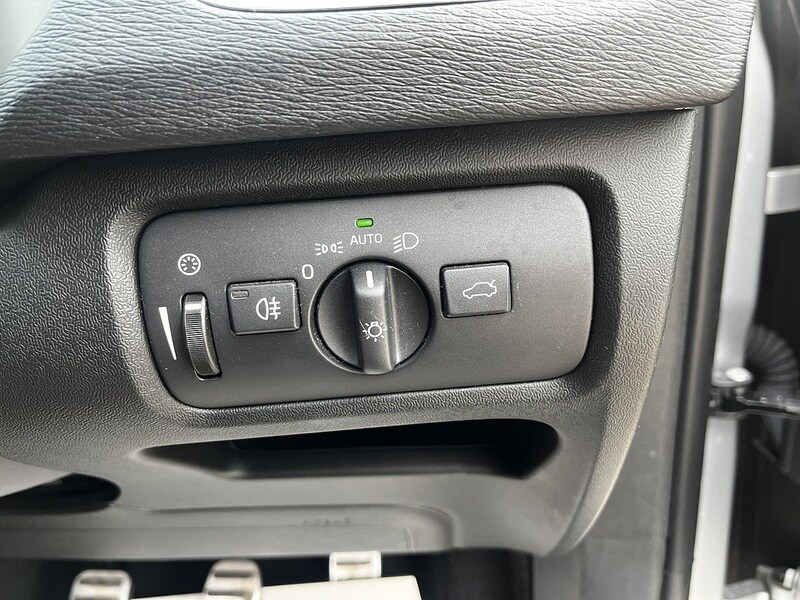 Used Volvo V40 2015 for sale - 76615751: Photo 19