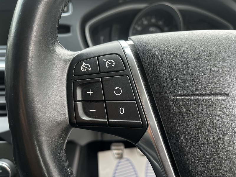 Used Volvo V40 2015 for sale - 76615751: Photo 21