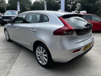 Used Volvo V40 2015 for sale - 76615751: Photo