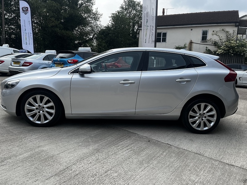 Used Volvo V40 2015 for sale - 76615751: Photo 7