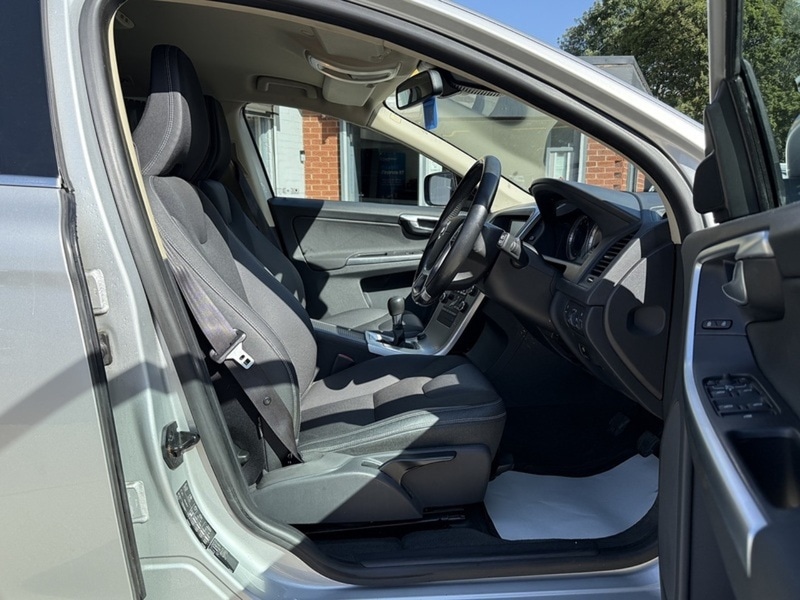 Used Volvo XC60 2010 for sale - 76736471: Photo 10