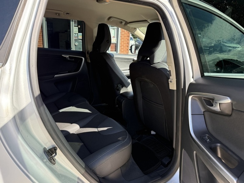 Used Volvo XC60 2010 for sale - 76736471: Photo 11