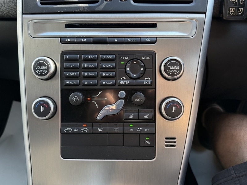 Used Volvo XC60 2010 for sale - 76736471: Photo 15