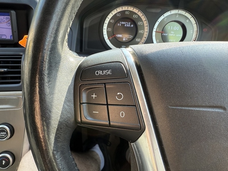 Used Volvo XC60 2010 for sale - 76736471: Photo 16