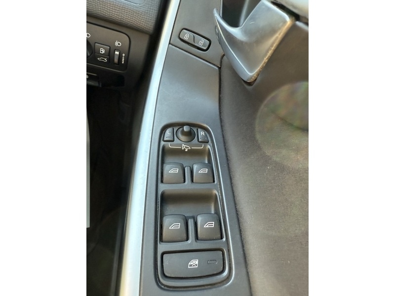 Used Volvo XC60 2010 for sale - 76736471: Photo 19