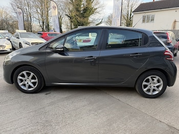 Used Peugeot 208 2014 for sale - 77821849: Photo