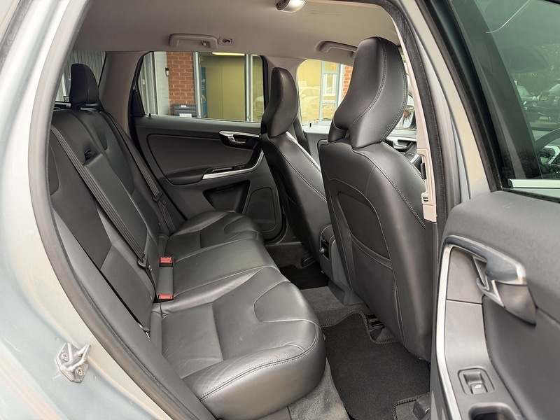 Used Volvo XC60 2015 for sale - 76589037: Photo 16