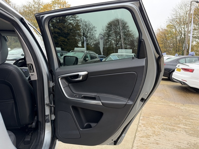 Used Volvo XC60 2015 for sale - 76589037: Photo 17