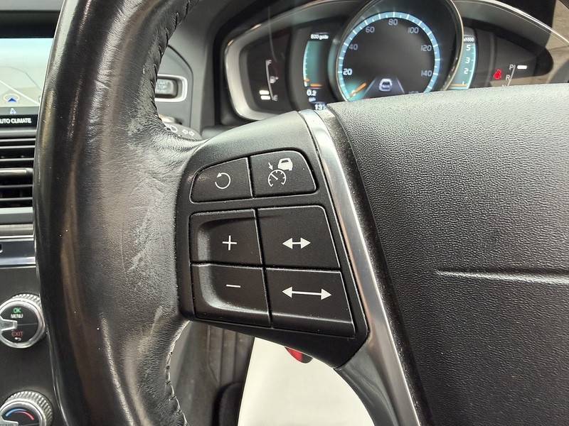 Used Volvo XC60 2015 for sale - 76589037: Photo 28