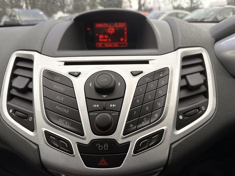 Used Ford Fiesta 2010 for sale - 76615838: Photo 15