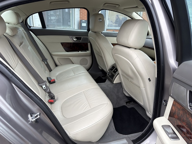 Used Jaguar XF 2011 for sale - 77365221: Photo 11