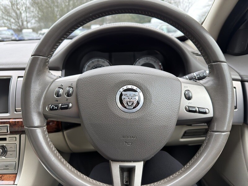 Used Jaguar XF 2011 for sale - 77365221: Photo 15