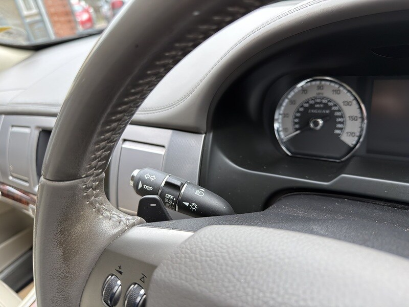 Used Jaguar XF 2011 for sale - 77365221: Photo 17