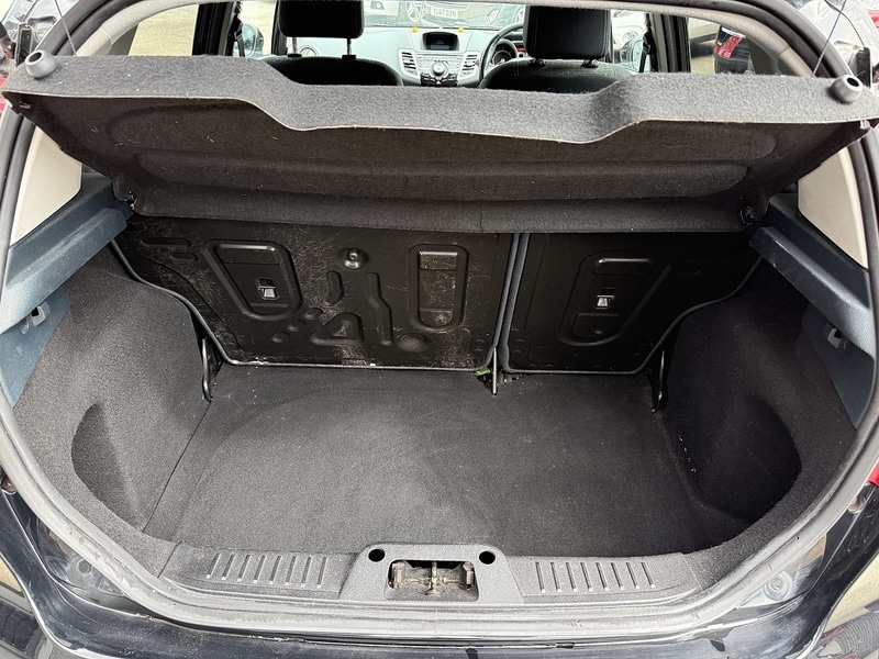 Used Ford Fiesta 2011 for sale - 76615749: Photo 11