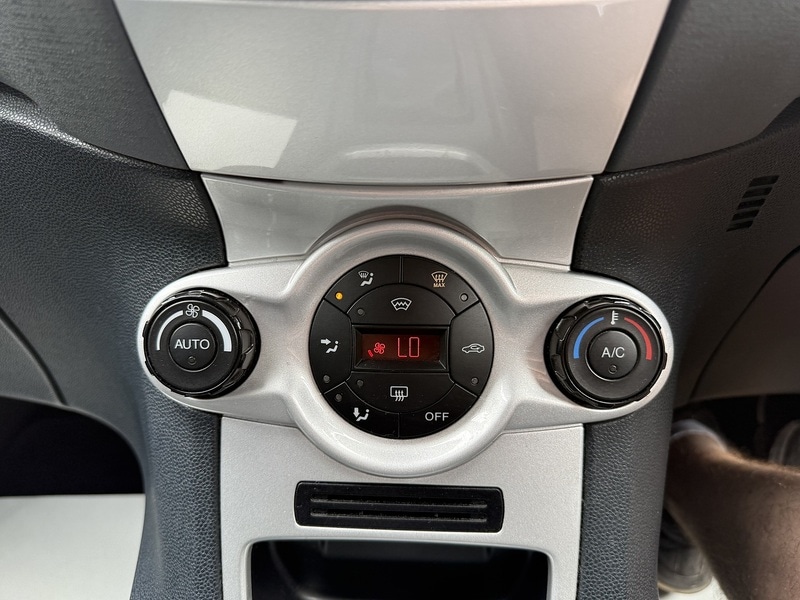 Used Ford Fiesta 2011 for sale - 76615749: Photo 23