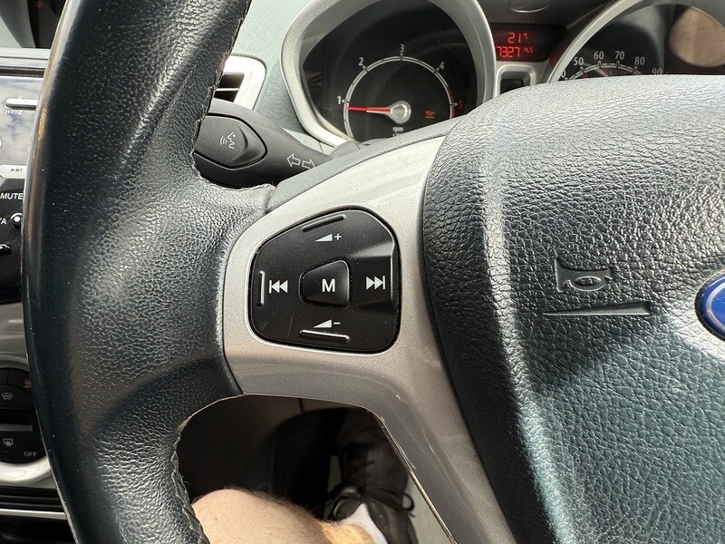 Used Ford Fiesta 2011 for sale - 76615749: Photo 24