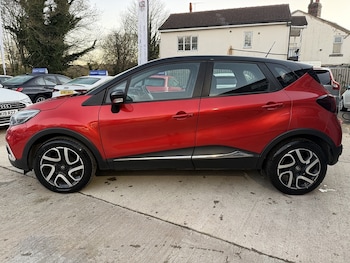 Used Renault Captur 2018 for sale - 76615856: Photo