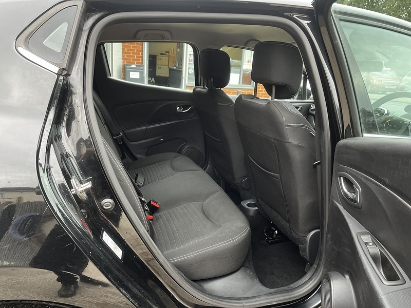 Used Renault Clio 2015 for sale - 76615800: Photo 15