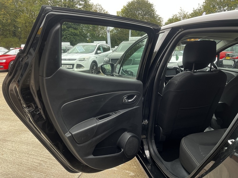 Used Renault Clio 2015 for sale - 76615800: Photo 18