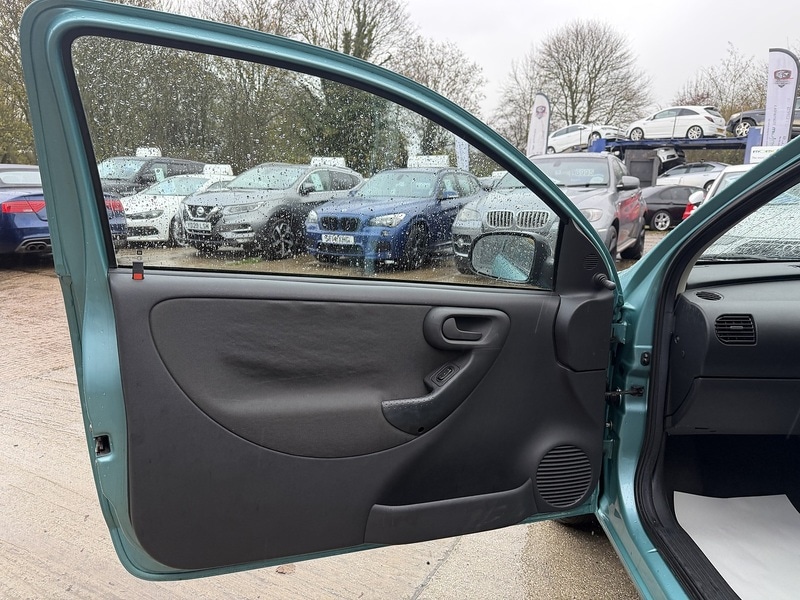 Used Vauxhall Corsa 2003 for sale - 76618245: Photo 13