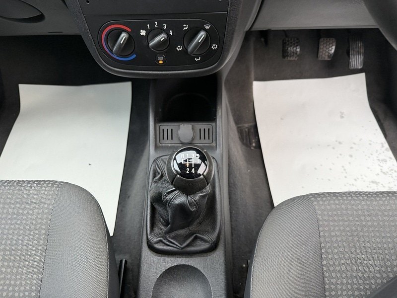 Used Vauxhall Corsa 2003 for sale - 76618245: Photo 20