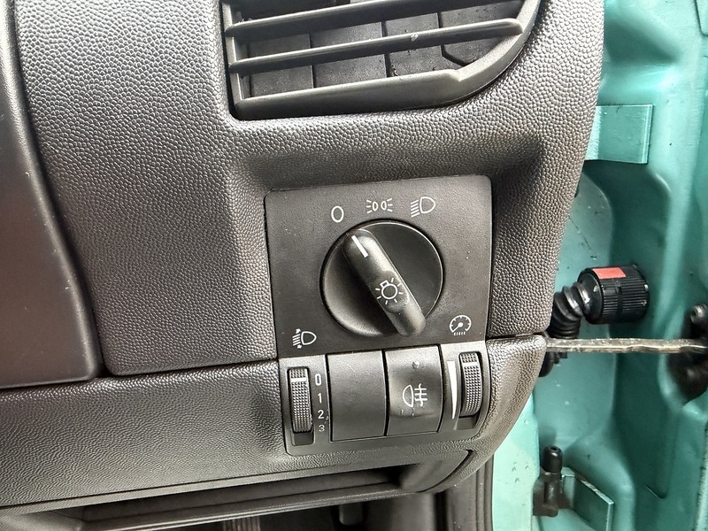 Used Vauxhall Corsa 2003 for sale - 76618245: Photo 21