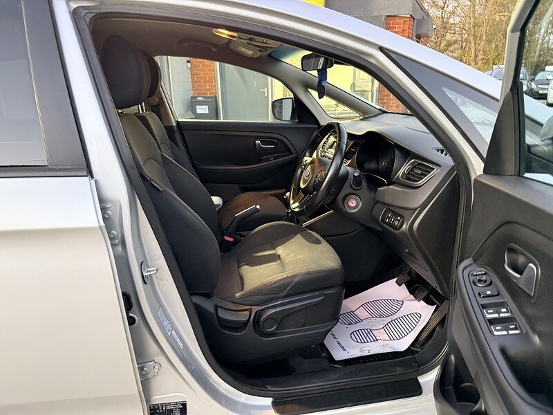 Used Kia Carens 2015 for sale - 76615783: Photo 11