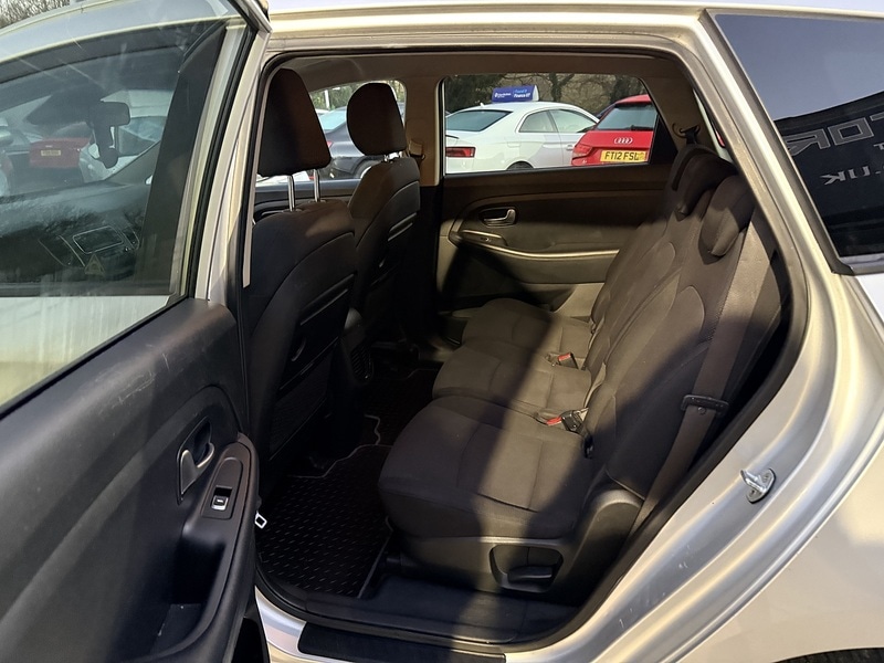 Used Kia Carens 2015 for sale - 76615783: Photo 15