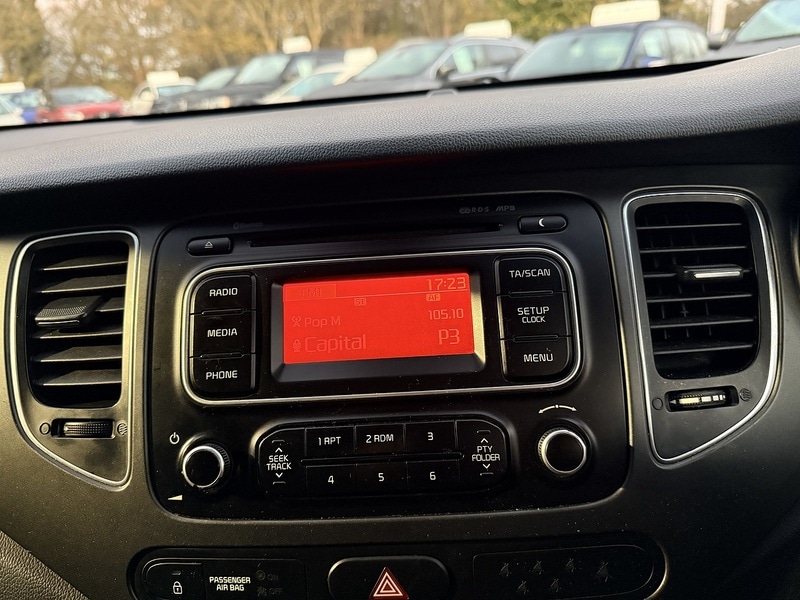 Used Kia Carens 2015 for sale - 76615783: Photo 20