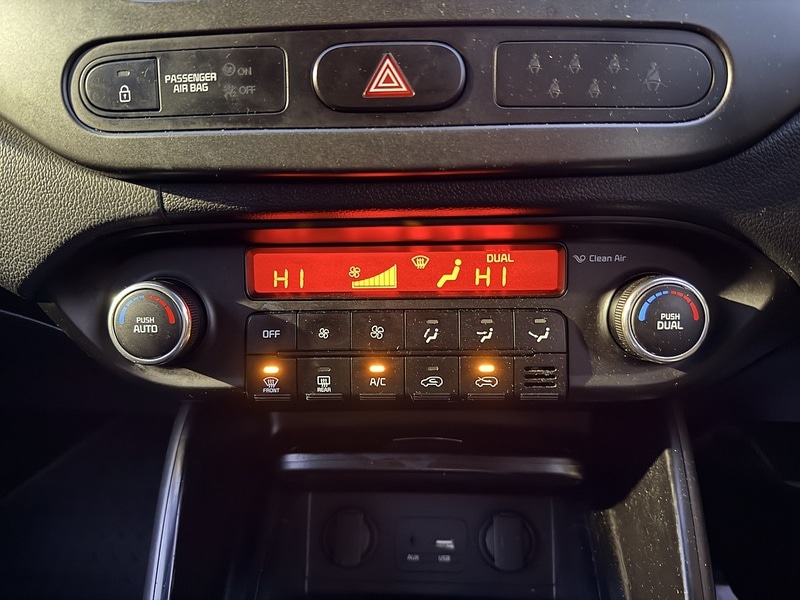 Used Kia Carens 2015 for sale - 76615783: Photo 22