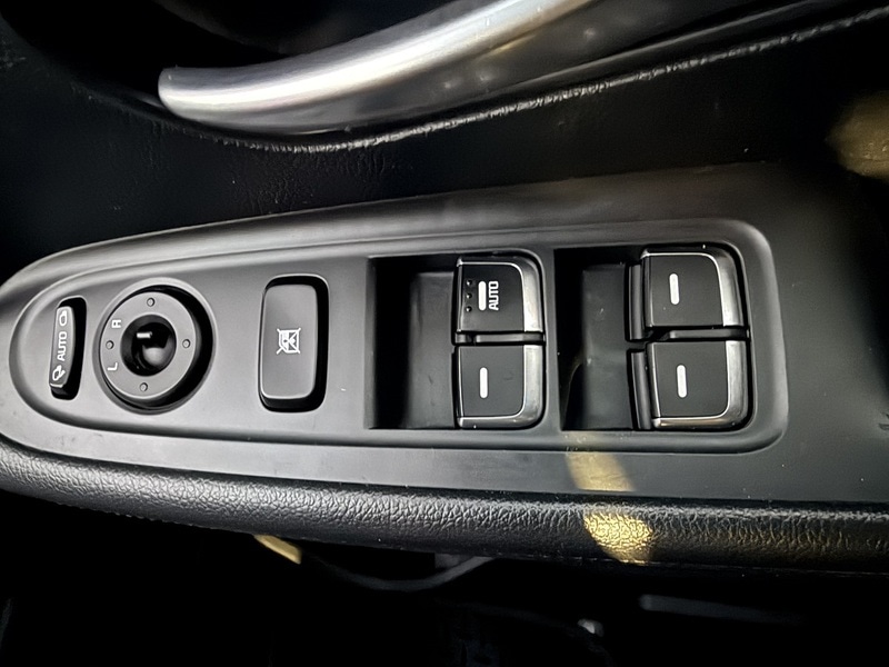 Used Kia Carens 2015 for sale - 76615783: Photo 26