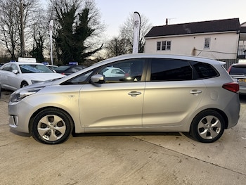 Used Kia Carens 2015 for sale - 76615783: Photo