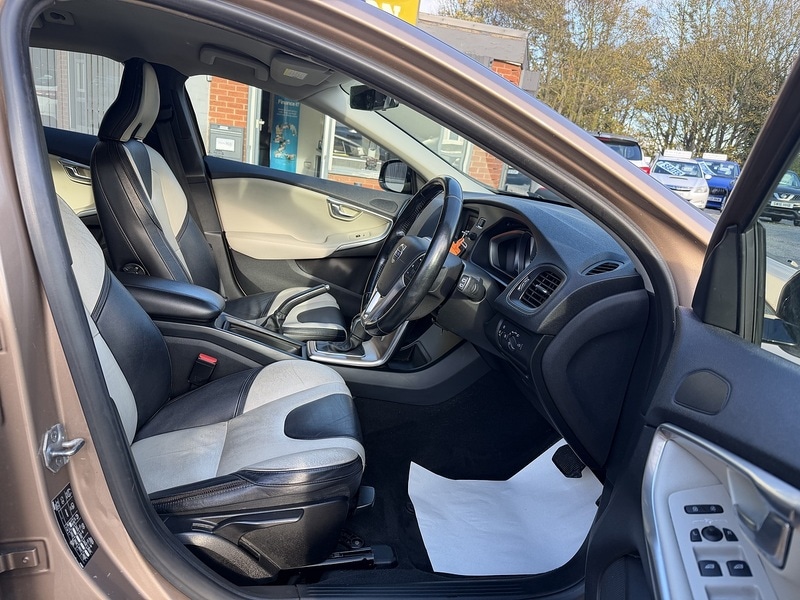 Used Volvo V40 2014 for sale - 77107252: Photo 12