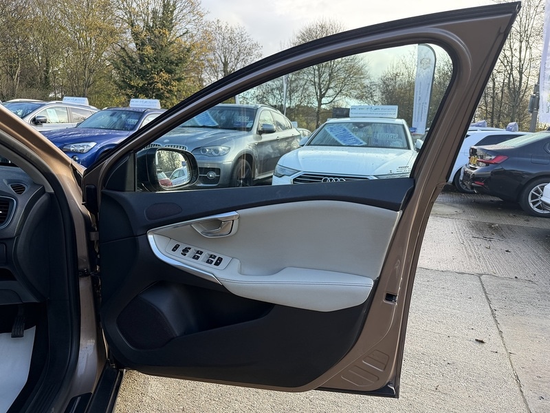 Used Volvo V40 2014 for sale - 77107252: Photo 13