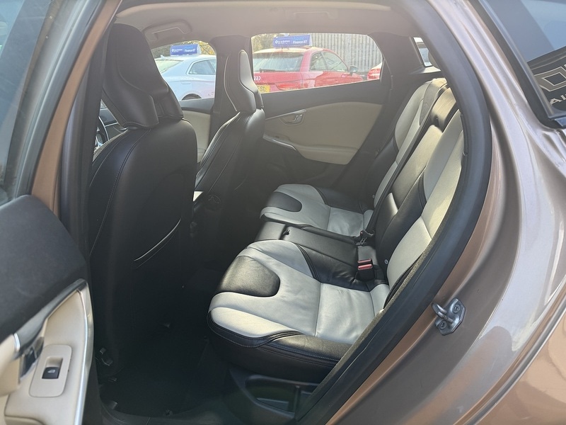 Used Volvo V40 2014 for sale - 77107252: Photo 18