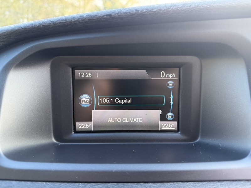 Used Volvo V40 2014 for sale - 77107252: Photo 25