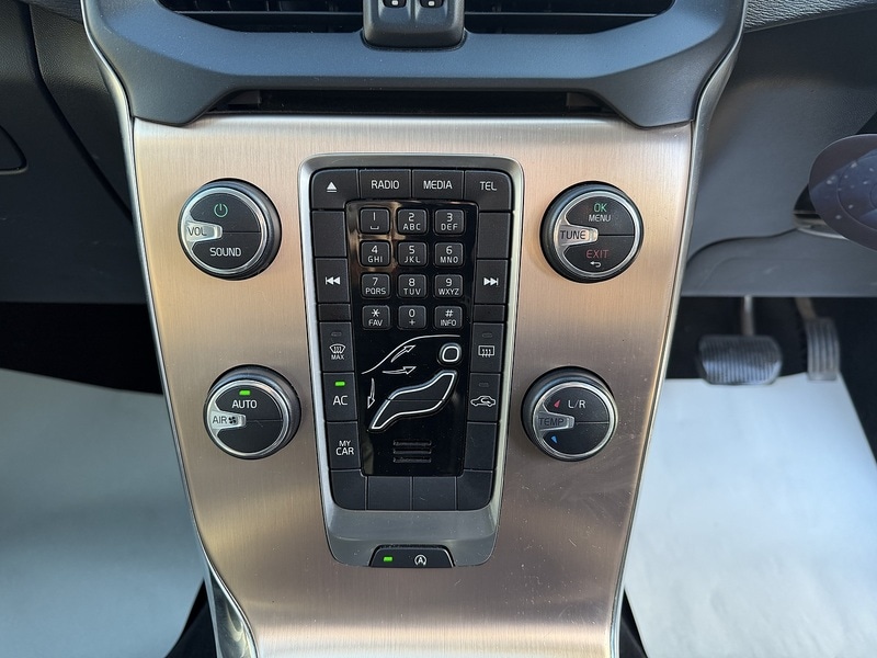 Used Volvo V40 2014 for sale - 77107252: Photo 26