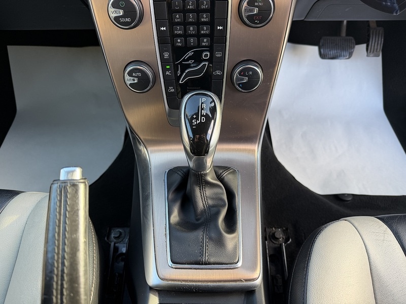 Used Volvo V40 2014 for sale - 77107252: Photo 27