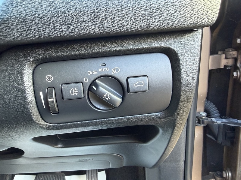 Used Volvo V40 2014 for sale - 77107252: Photo 30