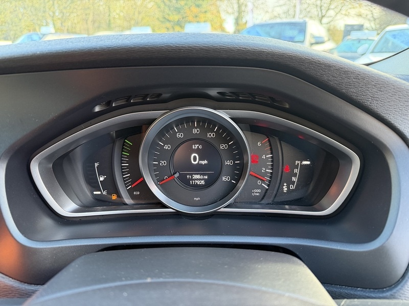 Used Volvo V40 2014 for sale - 77107252: Photo 31