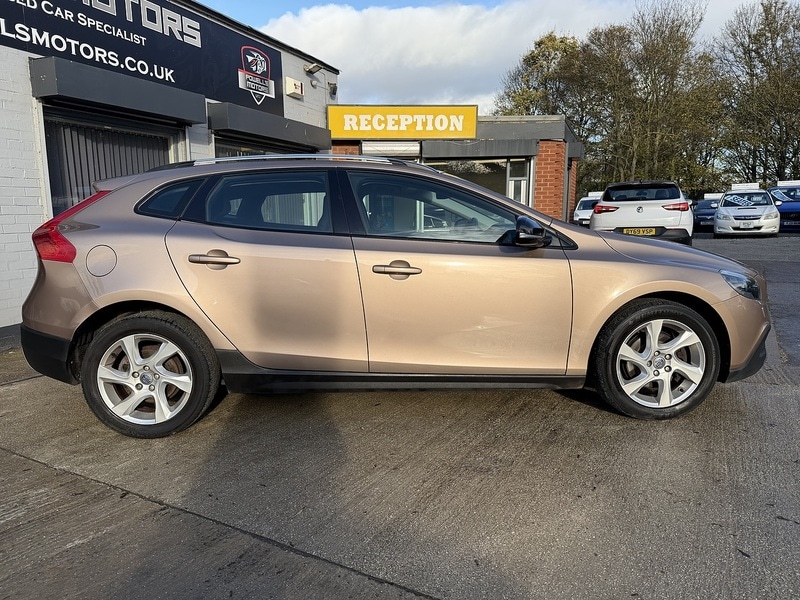 Used Volvo V40 2014 for sale - 77107252: Photo 7