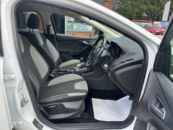 Used Ford Focus 2012 for sale - 75411808: Photo 9