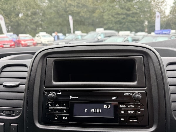 Used Vauxhall Vivaro 2017 for sale - 76157841: Photo 6