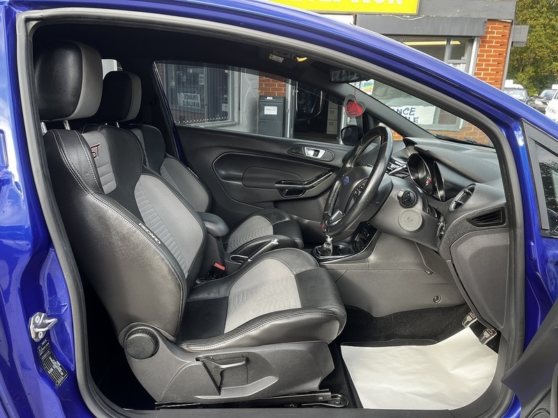 Used Ford Fiesta 2015 for sale - 76615835: Photo 13