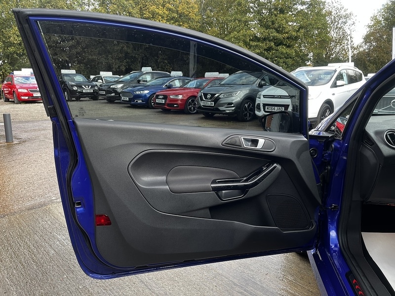 Used Ford Fiesta 2015 for sale - 76615835: Photo 16