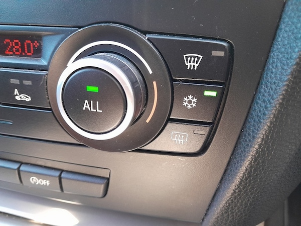 Used BMW 3 Series 2009 for sale - 75180684: Photo 17