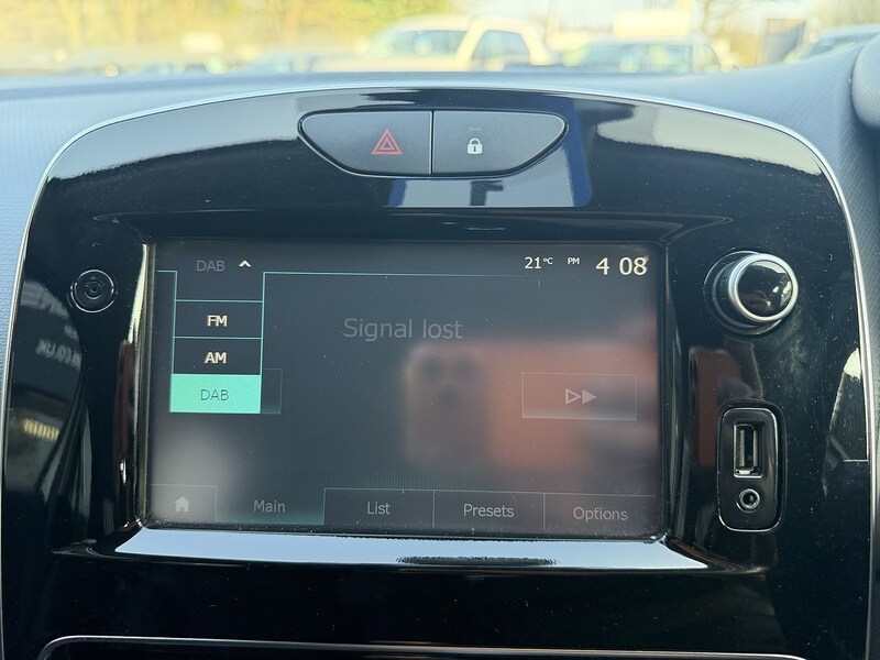 Used Renault Clio 2017 for sale - 77976823: Photo 22