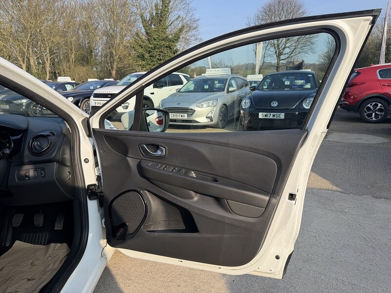 Used Renault Clio 2017 for sale - 77976823: Photo 9